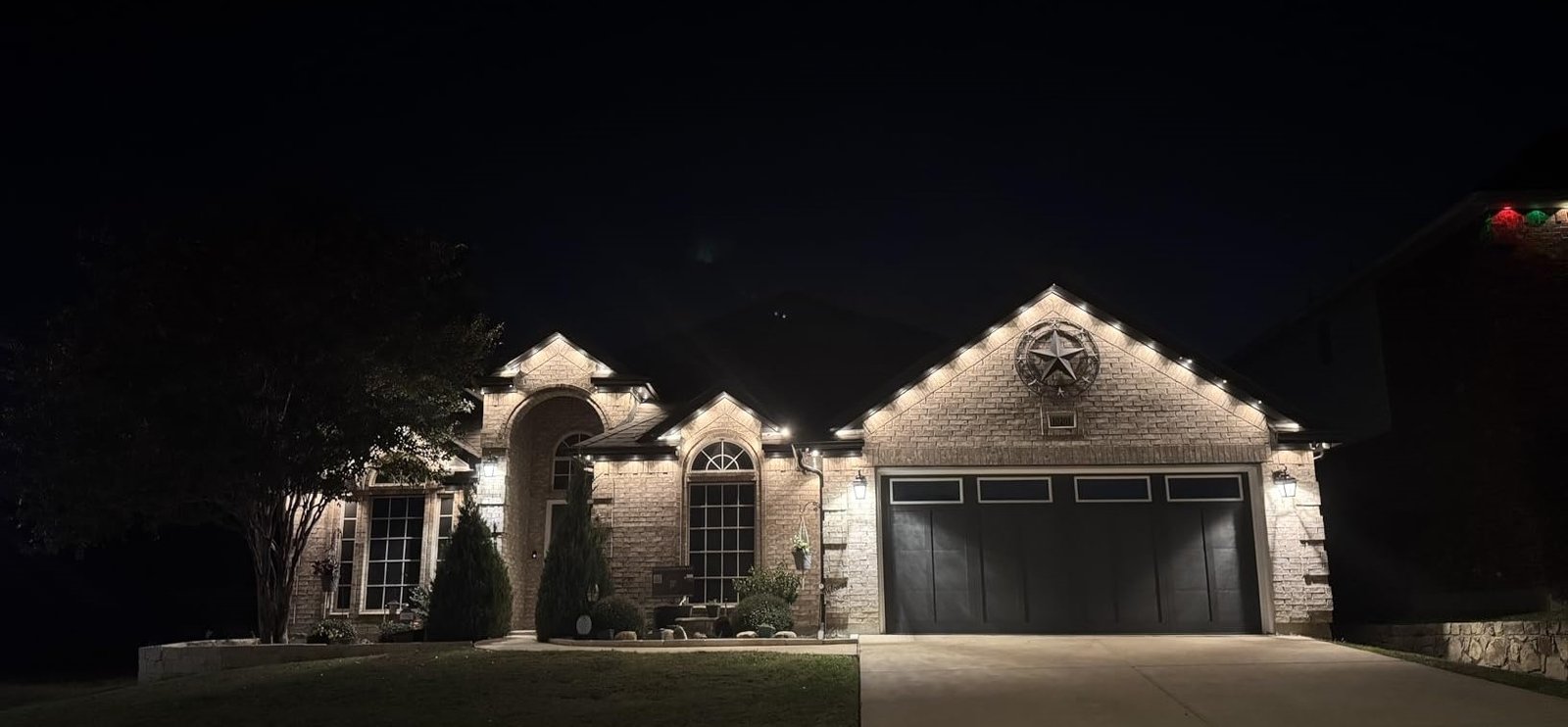 Permanent Roofline Lighting